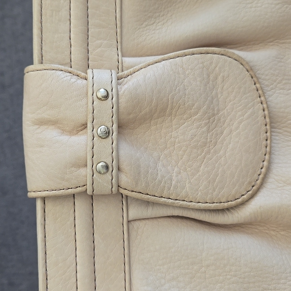 Vintage Liz Claiborne Leather Clutch With Magnetic Closure - Picture 3 of 11